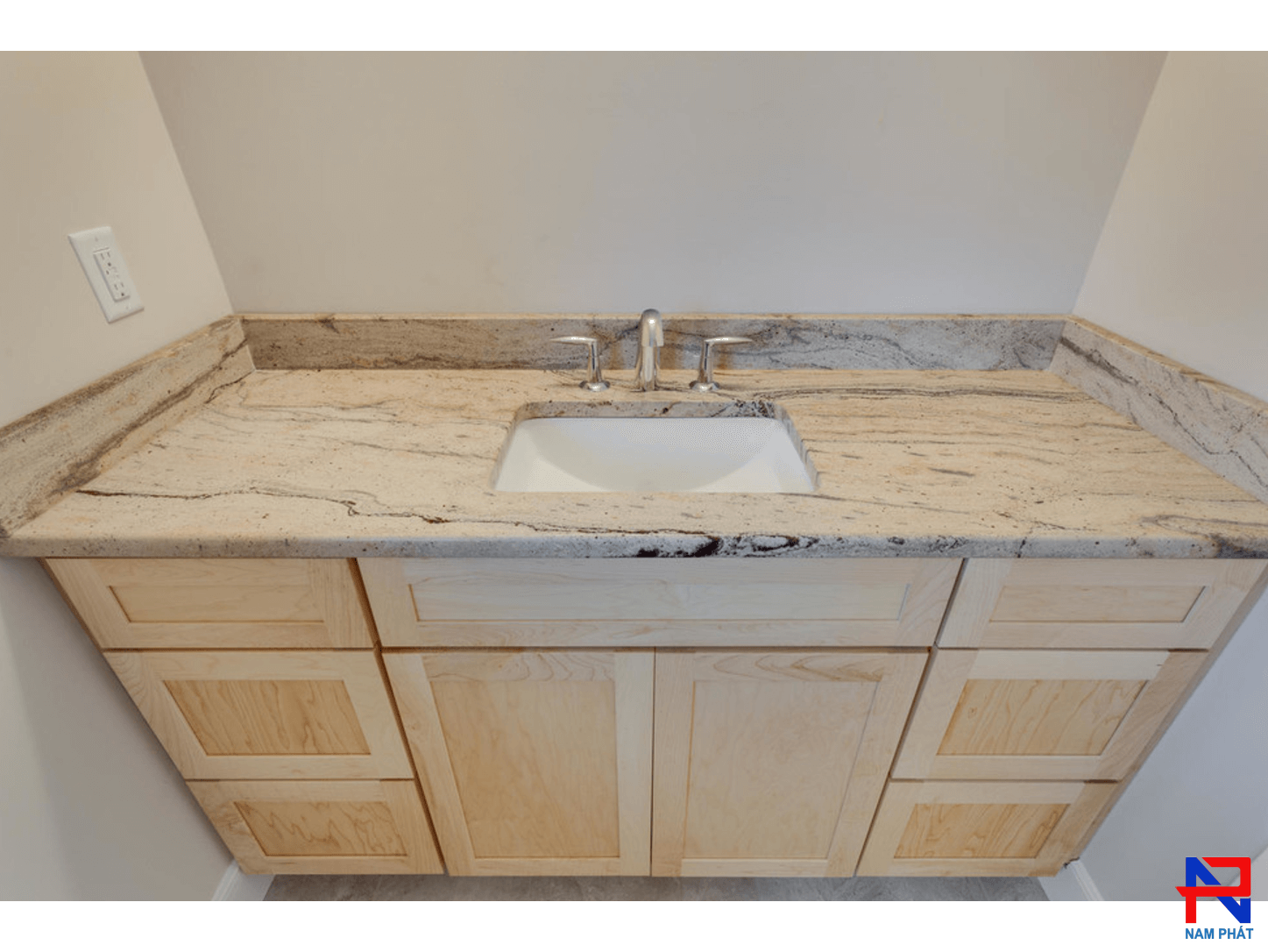 Đá bàn bếp tự nhiên Prada GoldNP B035