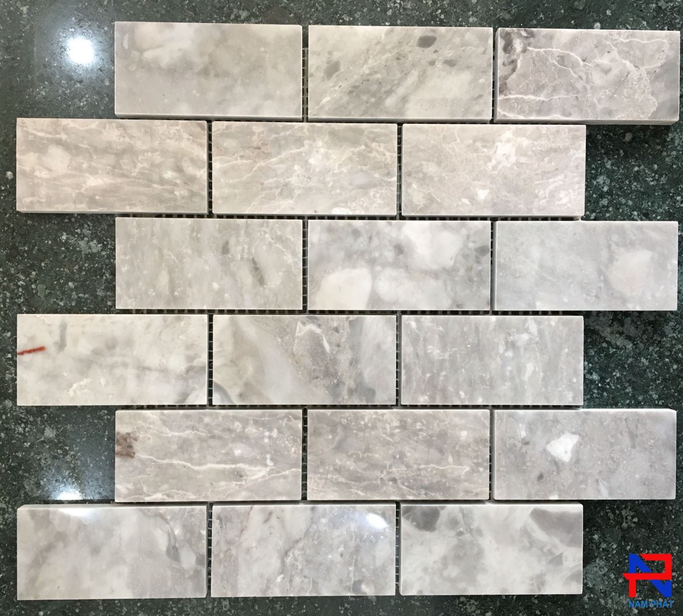 Đá Mosaic Tự Nhiên Chíp 48x96mm DMNP170