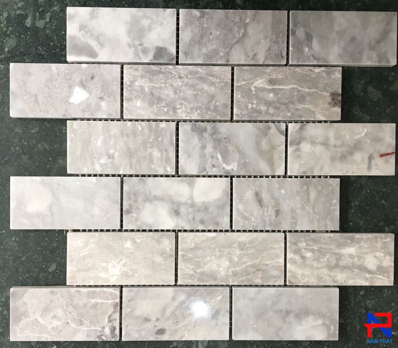 Đá Mosaic Tự Nhiên Chíp 48x96mm DMNP180
