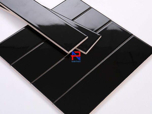 Gạch Thẻ Ceramic 75x300 mm Đen Bóng Phẳng