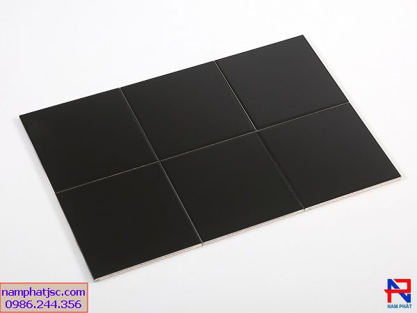 Gạch thẻ ốp tường màu đen mờ phẳng 10x10cm