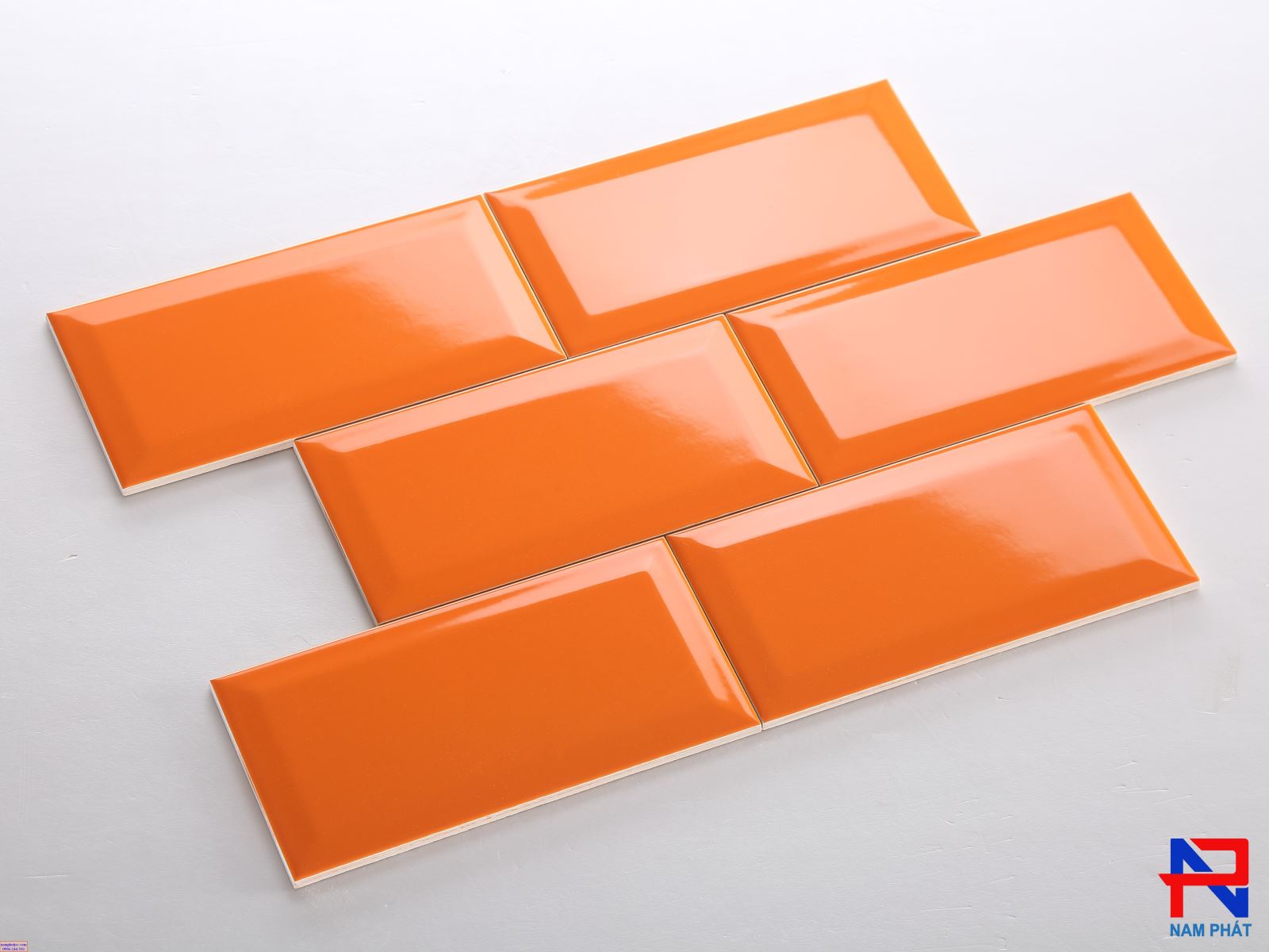 Gạch Trung Quốc màu cam bóng cạnh 10x20cm