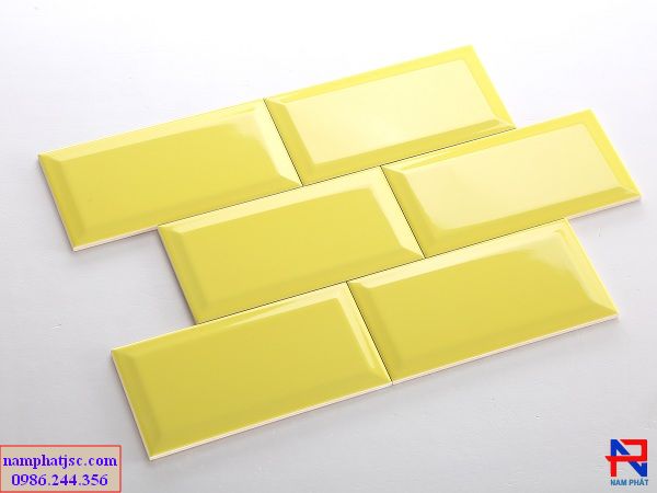 Gạch Trung Quốc màu vàng bóng vát cạnh 10x20cm
