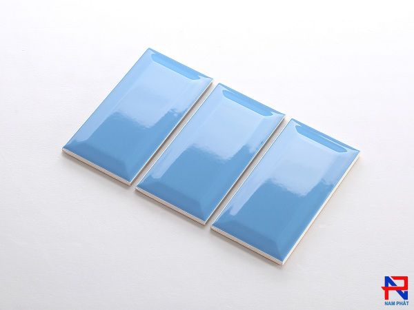 Gạch thẻ ốp bếp màu xanh dương bóng vát cạnh 75x150mm