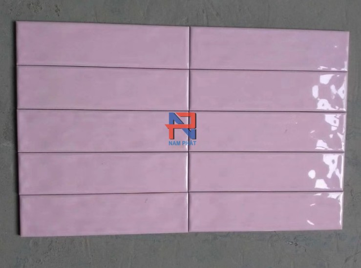 Gạch thẻ kích thước 75x300 mm hồng lượn sóng