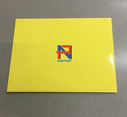 Gạch thẻ kích thước 200x200 mm màu vàng bóng