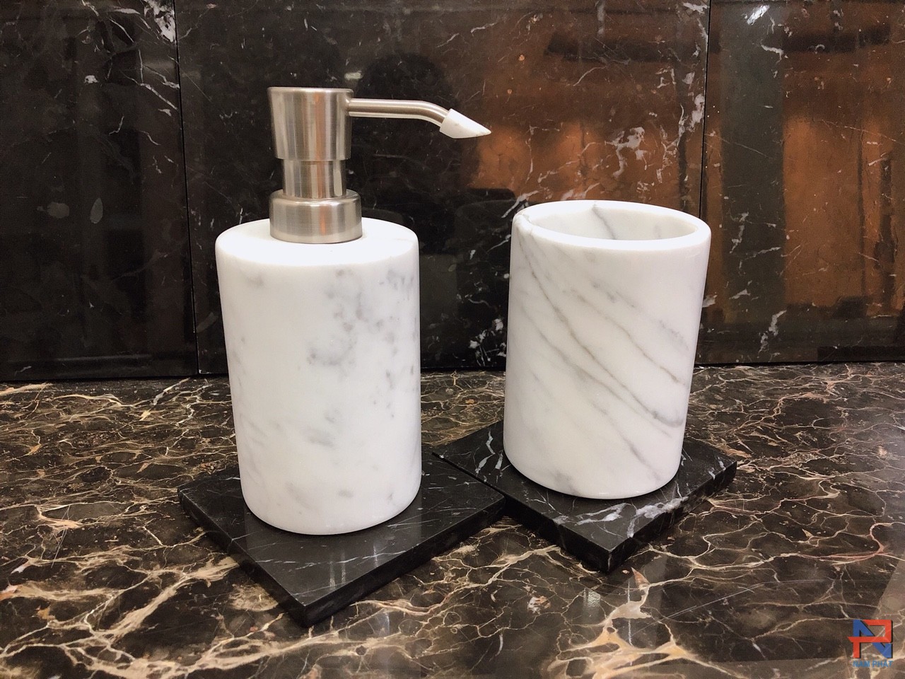Phụ kiện đá tự nhiên phòng tắm NPPK006