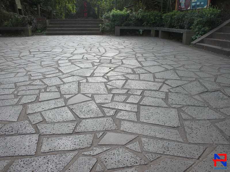 Đá Ong Lát Sàn – Đá Ong Xám Lát Sân Vườn