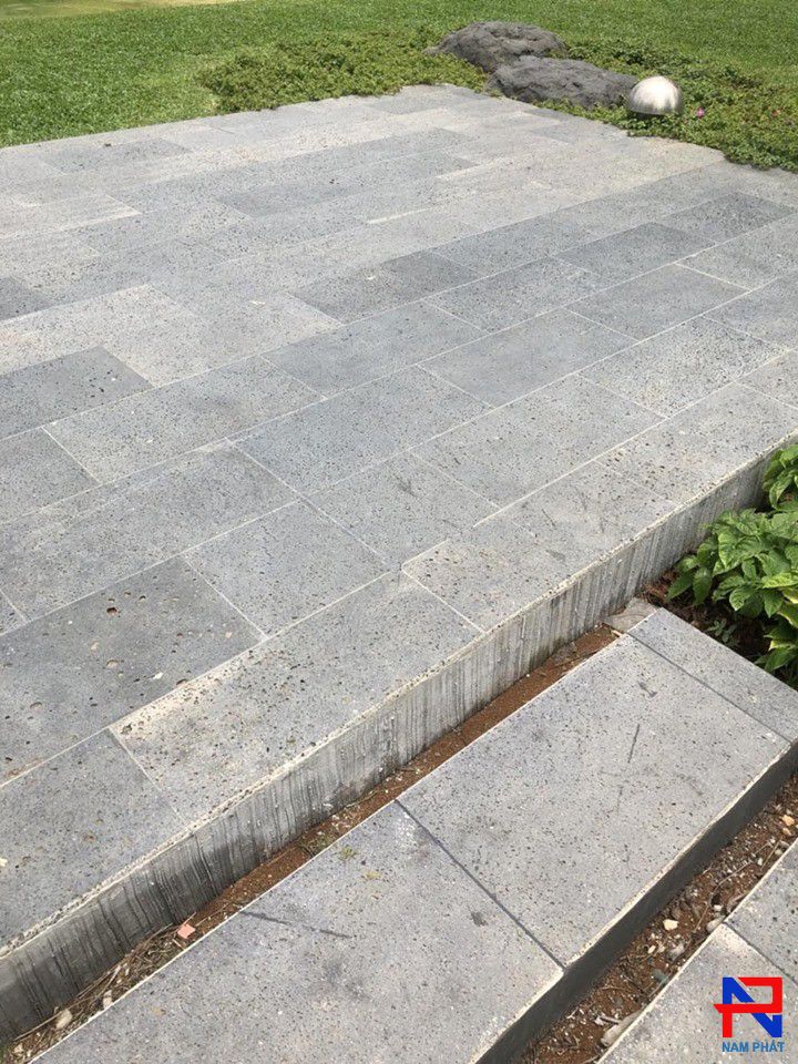 Đá Ong Lát Sàn – Đá Ong Xám Lát Sân Vườn