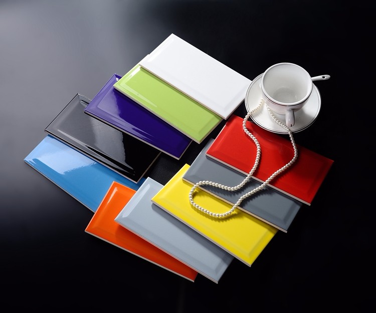 ​Ưu Điểm Nổi Bật Của Gạch Thẻ Ceramic Ốp Tường