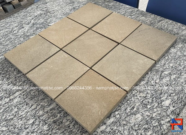 Đá vàng ốp tường cắt thô kích thước 20x20 cm 