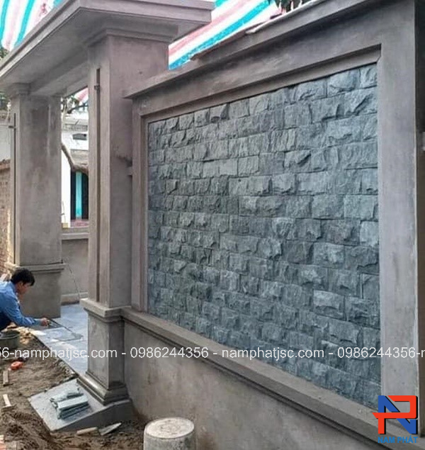 Đá bóc xanh rêu ốp tường tạo điểm nhấn 