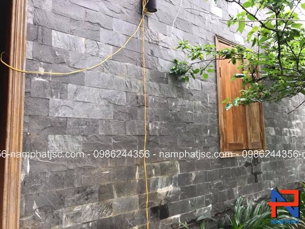 Đá slate đen ghi Đà Nẵng kích thước 10x30 cm ốp tường 